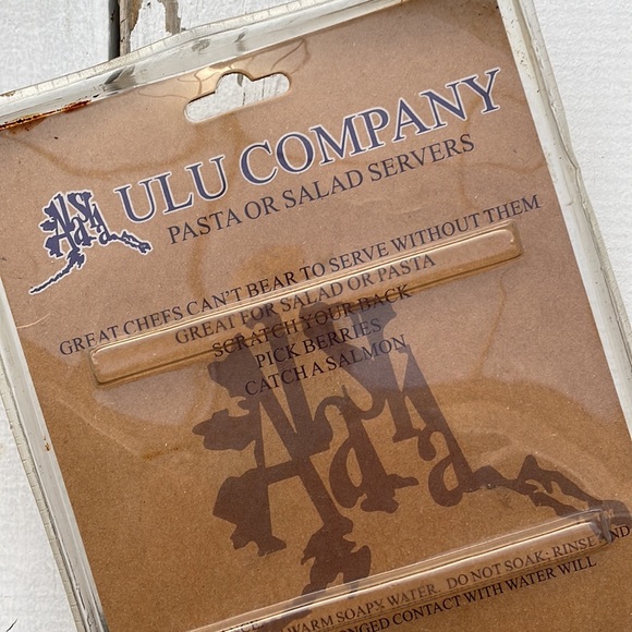 Alaska Bear Salad Claws Made from Recycled Materials - Picture 3 of 3